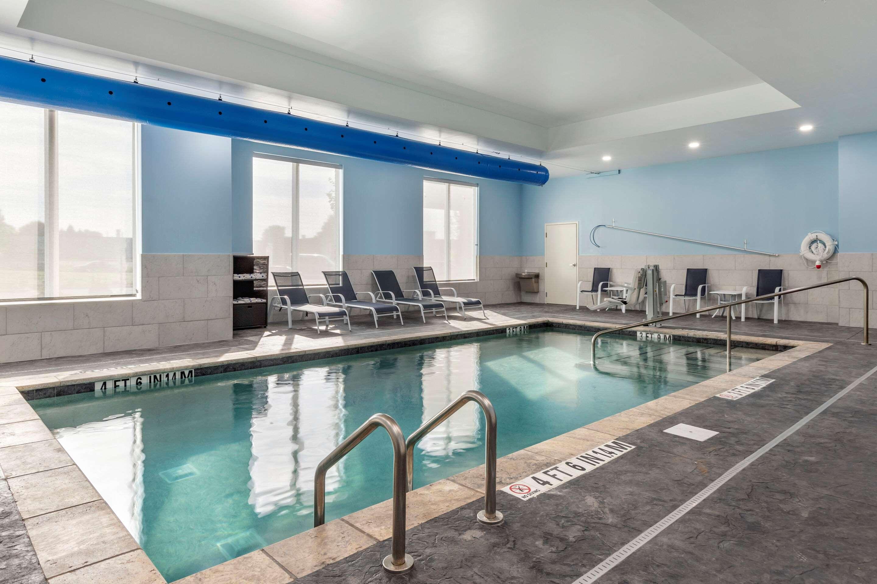 Comfort Suites Greenville Airport Екстериор снимка