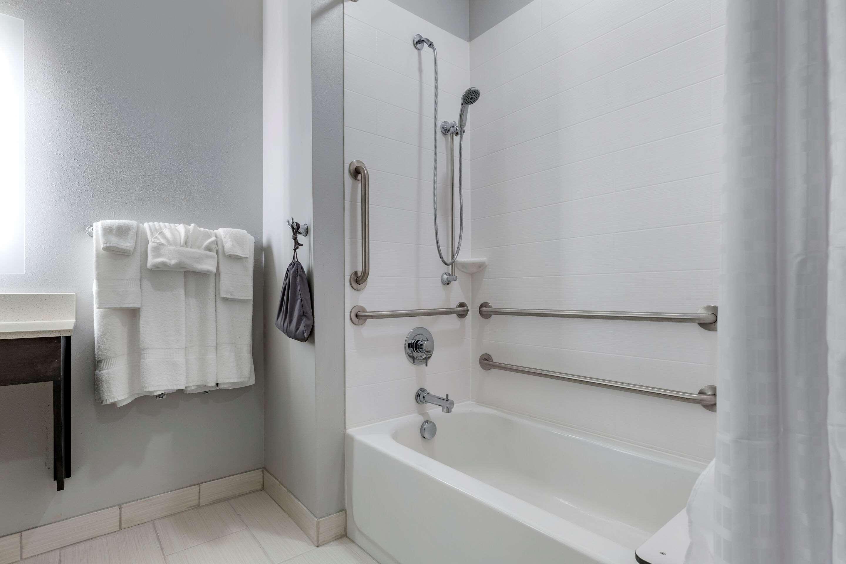 Comfort Suites Greenville Airport Екстериор снимка