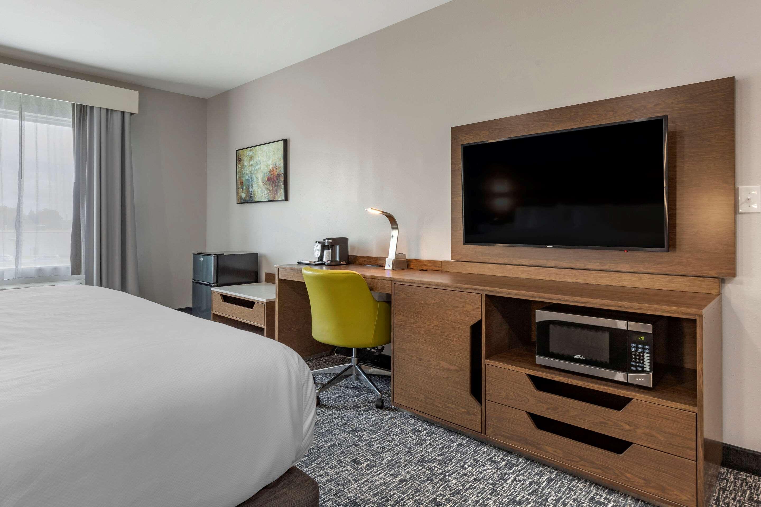 Comfort Suites Greenville Airport Екстериор снимка